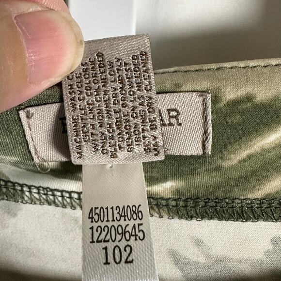 Chico's Easywear Green Beige Abstract Tunic Top L Slinky Business Casual Office‎ - Picture 3 of 7